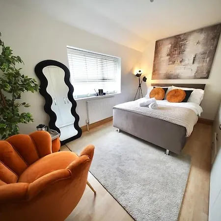 Cosy Home- Sleeps 5+city Centre+ Netflix+free Park