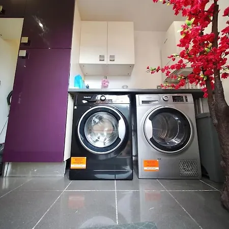 Cosy Home- Sleeps 5+city Centre+ Netflix+free Park *